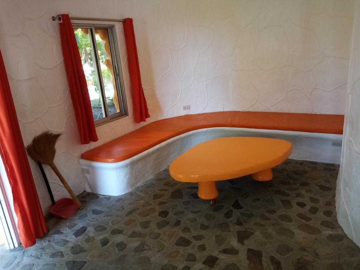 Flintstone Mini-Cave Apartment Poctoy Ngoại thất bức ảnh